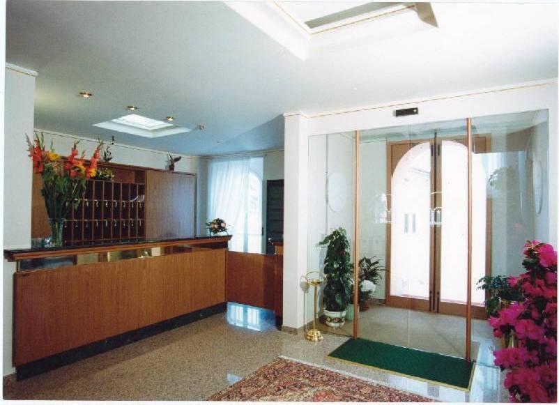 Hotel 2000 Φαμπριάνο Εξωτερικό φωτογραφία