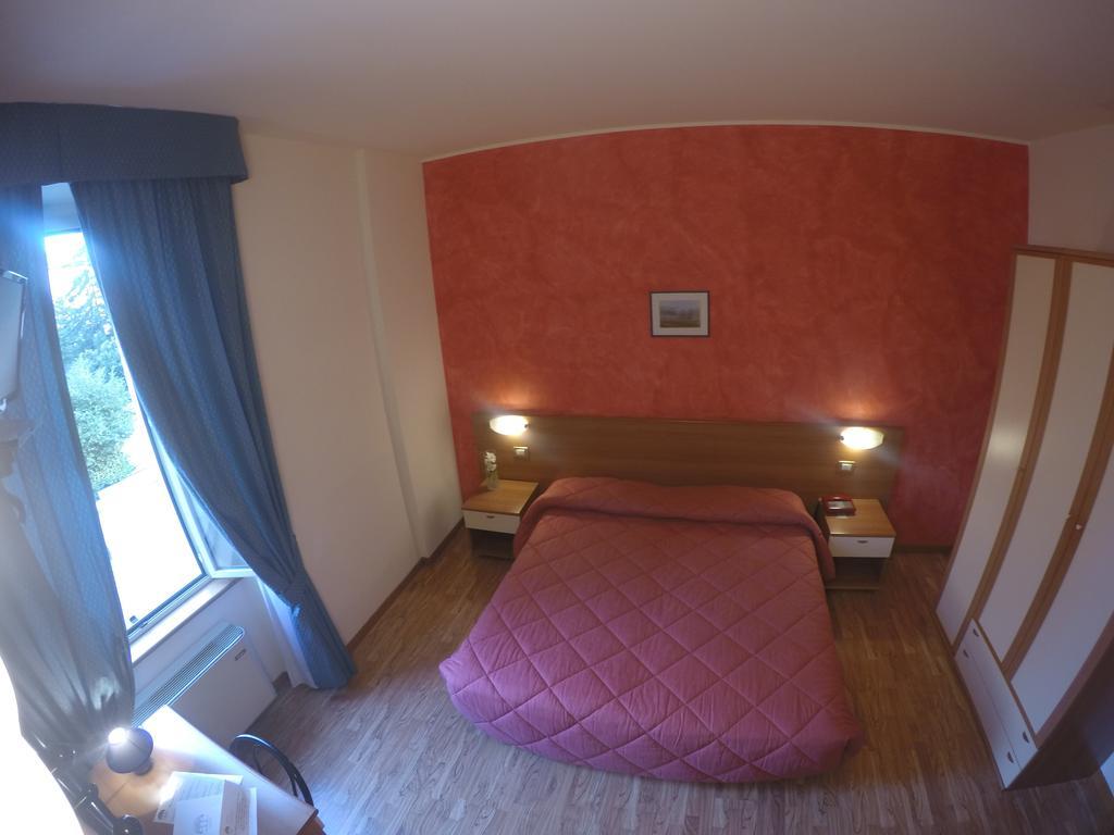 Hotel 2000 Φαμπριάνο Εξωτερικό φωτογραφία